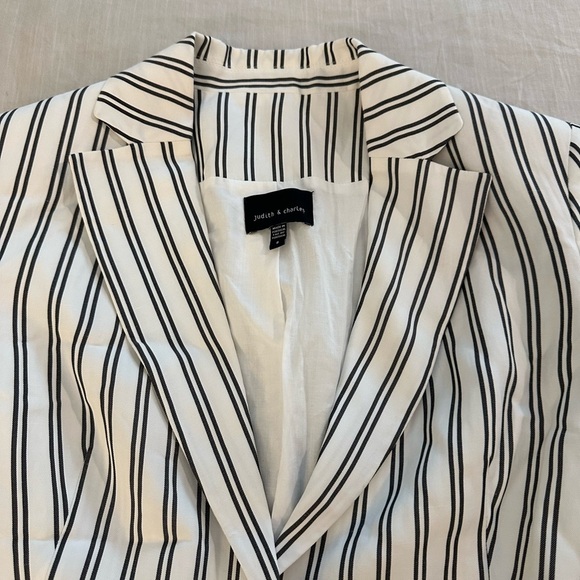 Judith & Charles Roccoco Linen Blend Blazer - Picture 4 of 11